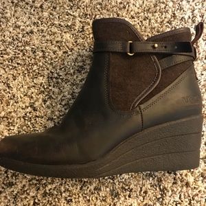 Ugg wedge booties